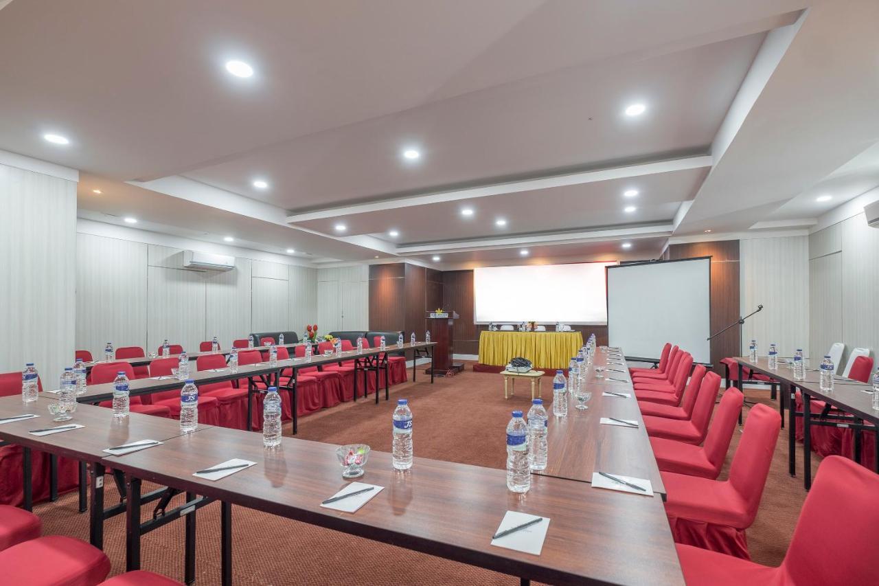 Oyo 1114 Hotel Denpasar Makasar Zewnętrze zdjęcie