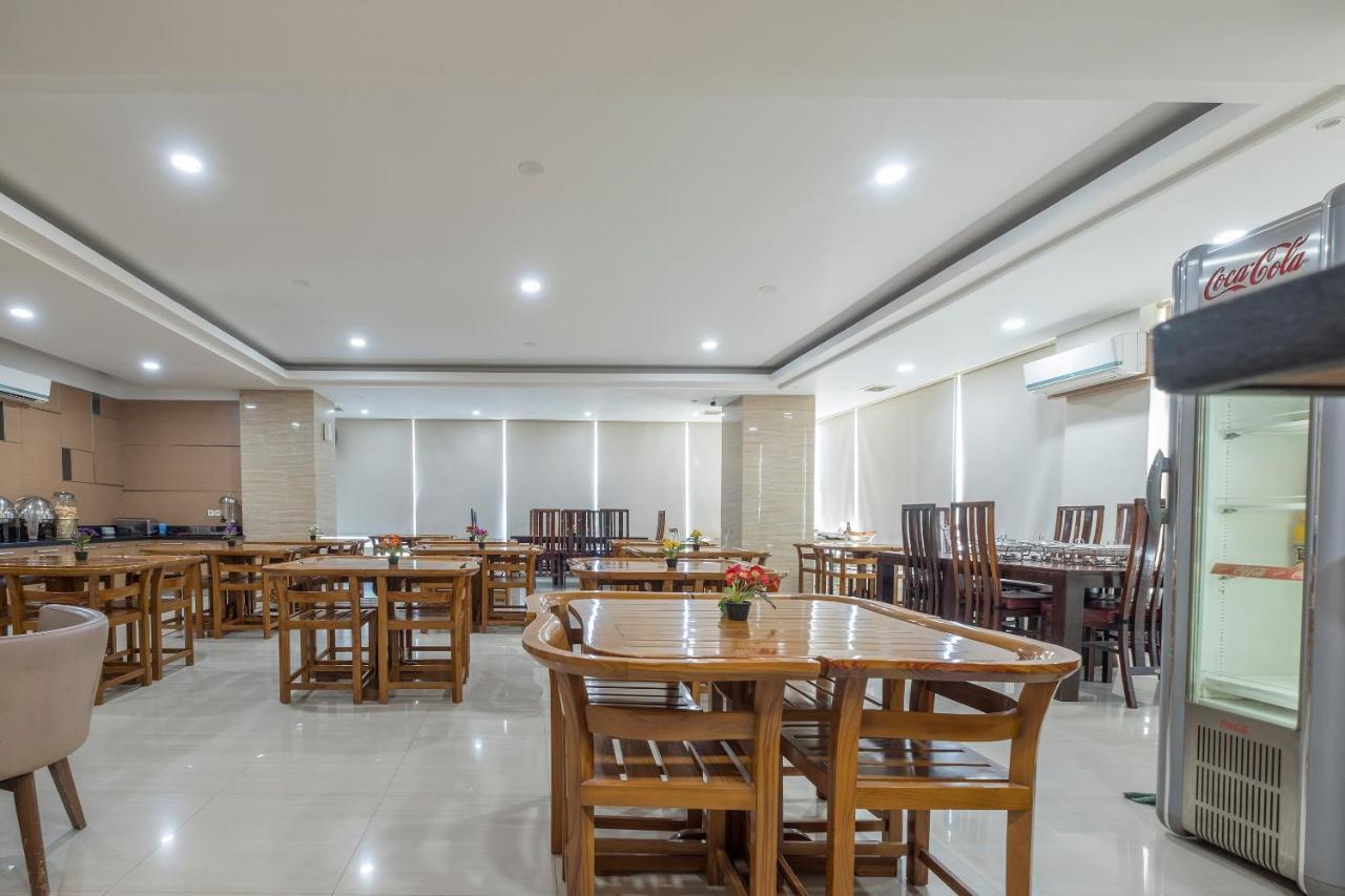 Oyo 1114 Hotel Denpasar Makasar Zewnętrze zdjęcie