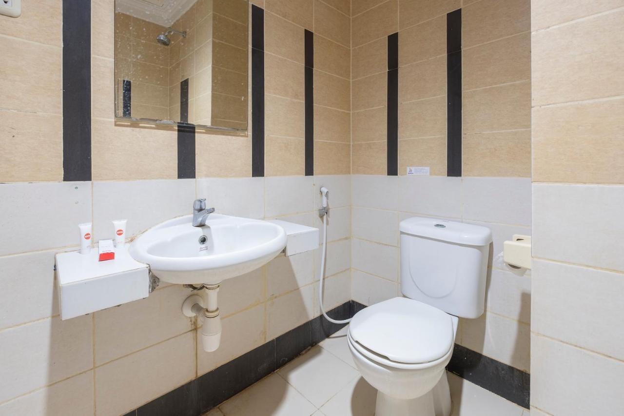 Oyo 1114 Hotel Denpasar Makasar Zewnętrze zdjęcie