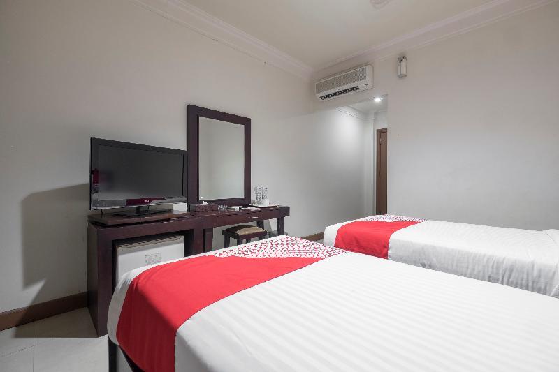 Oyo 1114 Hotel Denpasar Makasar Zewnętrze zdjęcie
